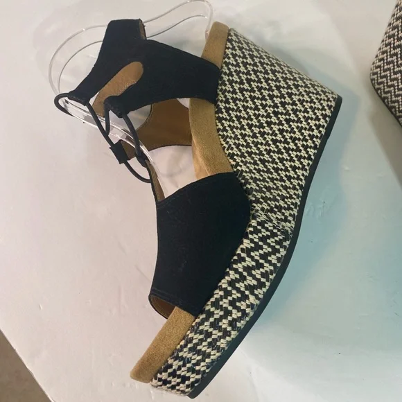 Lucky Brand Yejidas Sandals size 9 NWOT - Picture 3 of 9